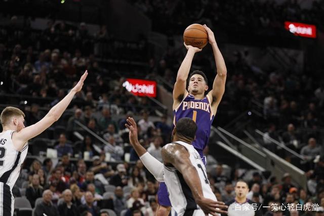 奥尼尔现场观看中国女篮比赛 与老友姚明重逢